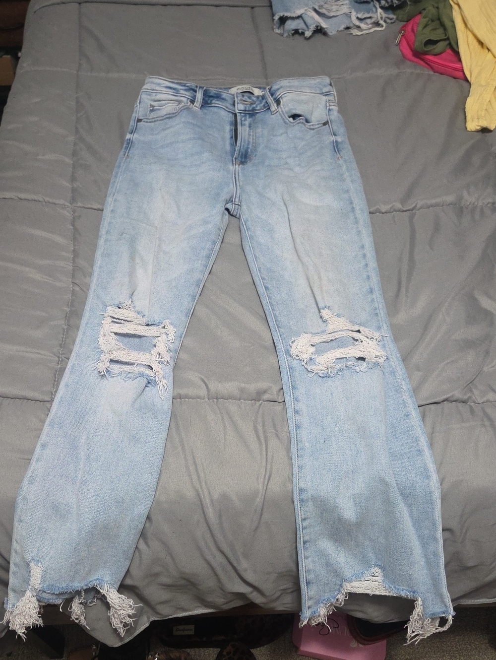 Light Wash Distressed Women’s Jeans